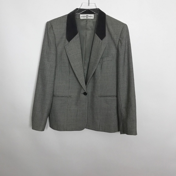 Meeting Street Jackets & Blazers - Meeting Street houndstooth blazer w/velvet collar